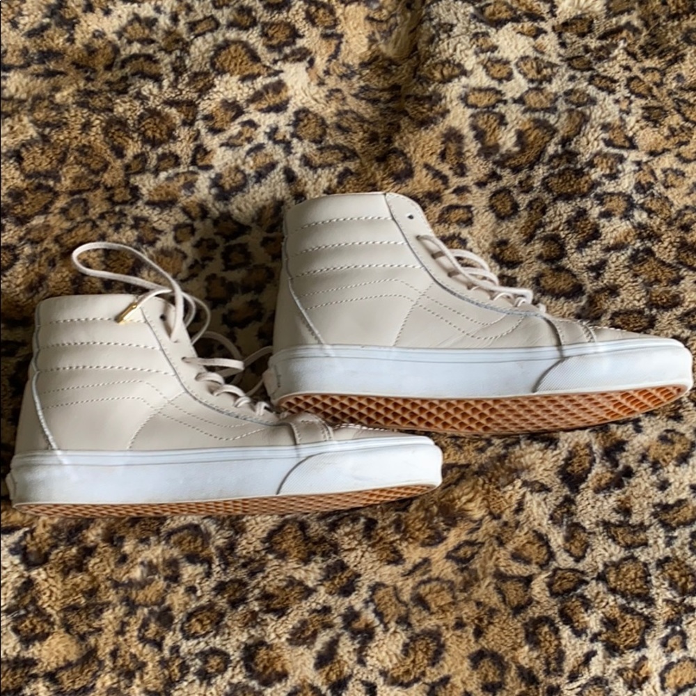 High top vans... barely worn!